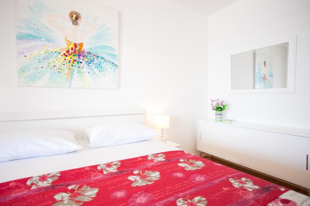 Luxury Beach Front Apt With Seaside View And Free Parking Split Zewnętrze zdjęcie