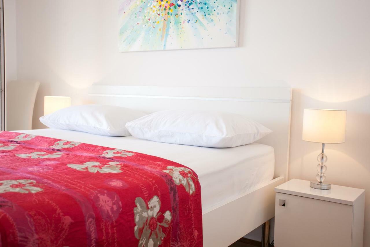 Luxury Beach Front Apt With Seaside View And Free Parking Split Zewnętrze zdjęcie